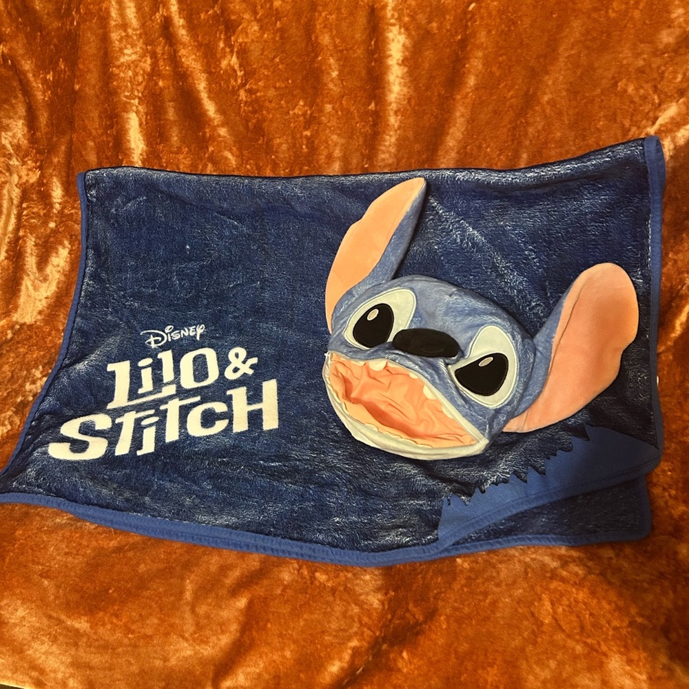 Disney Lilo and Stitch 2025 Movie Collector Pillow and Blanket Set